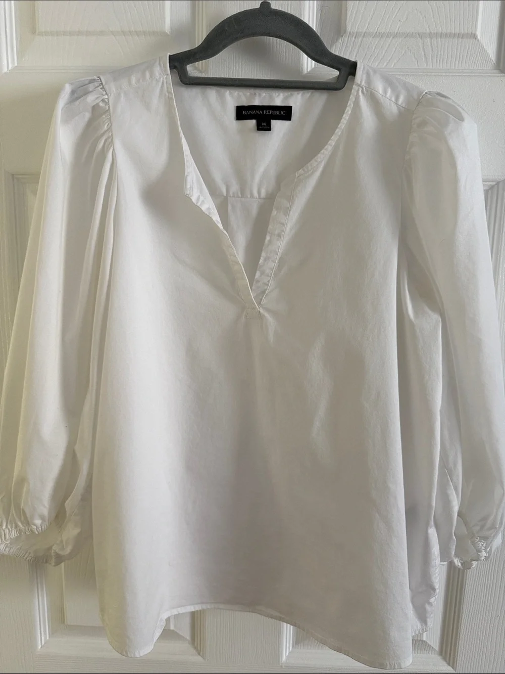 Banana Republic White V-Neck Puff Sleeve Blouse - size Medium - Picture 1 of 8